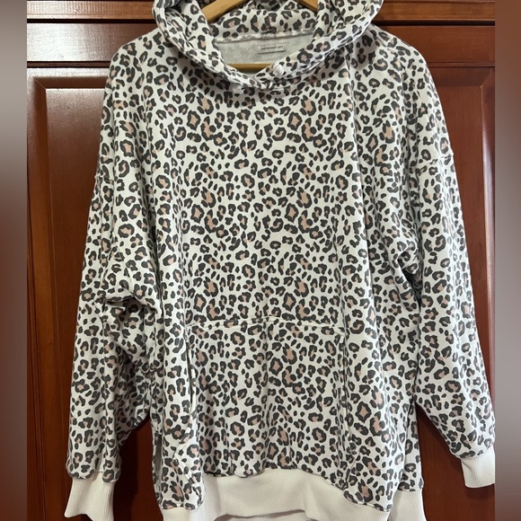American Eagle Cheetah Print Long Hoodie Size Medium - Picture 1 of 7